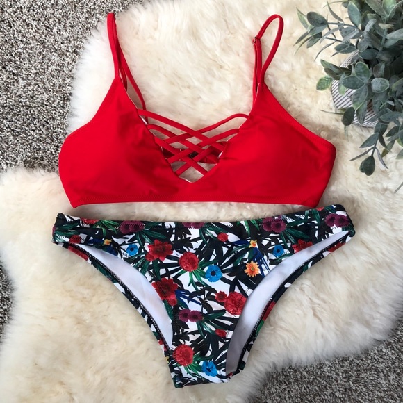 Cupshe Other - Cupshe Red Floral Strappy Bikini